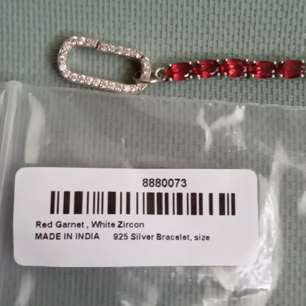 MOZAMBIQUE GARNET, NATURAL WHITE ZIRCON BRACELET - Picture 9 of 10